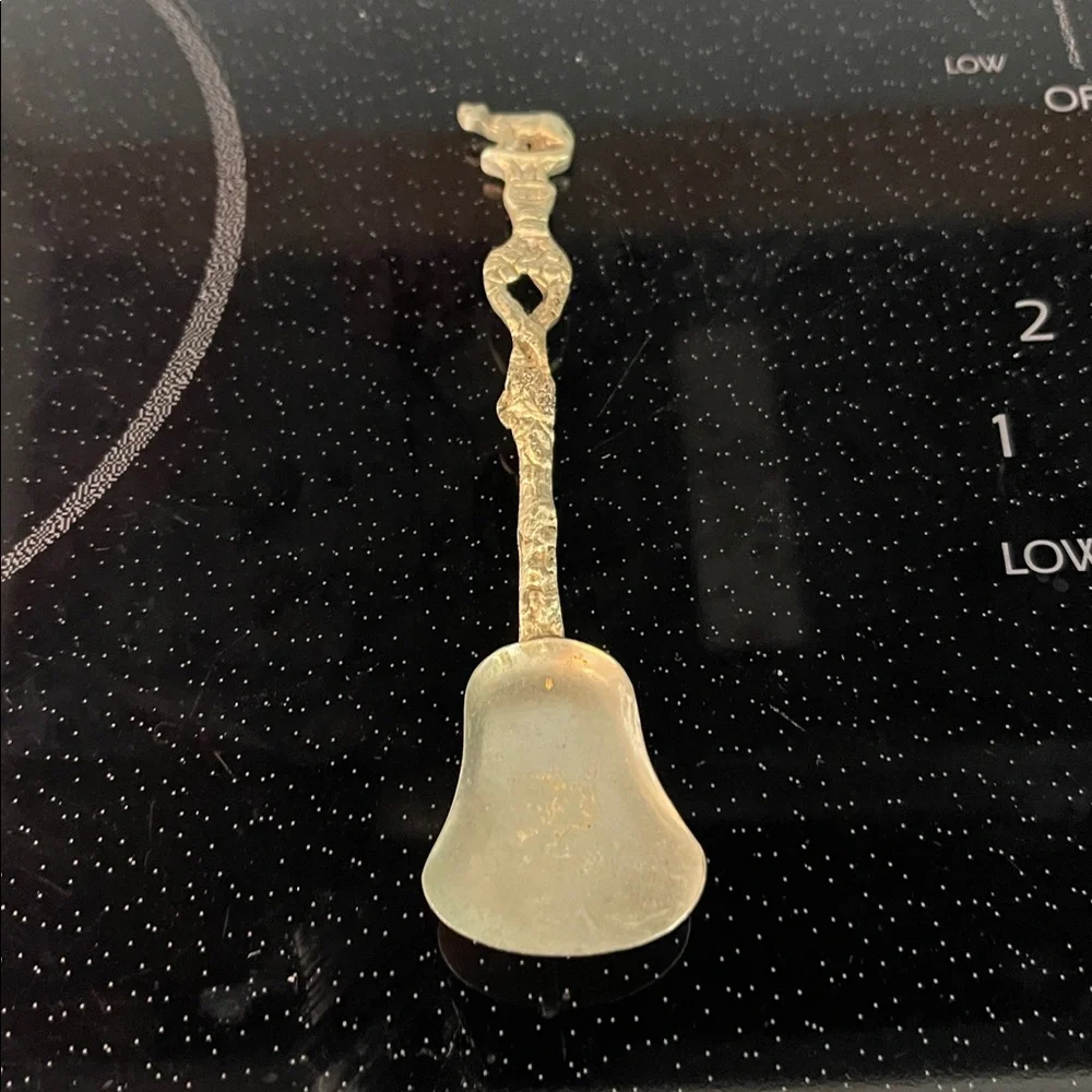 Artistic  Silver Sugar Spoon Collectors w Cougar & Marked ROMA